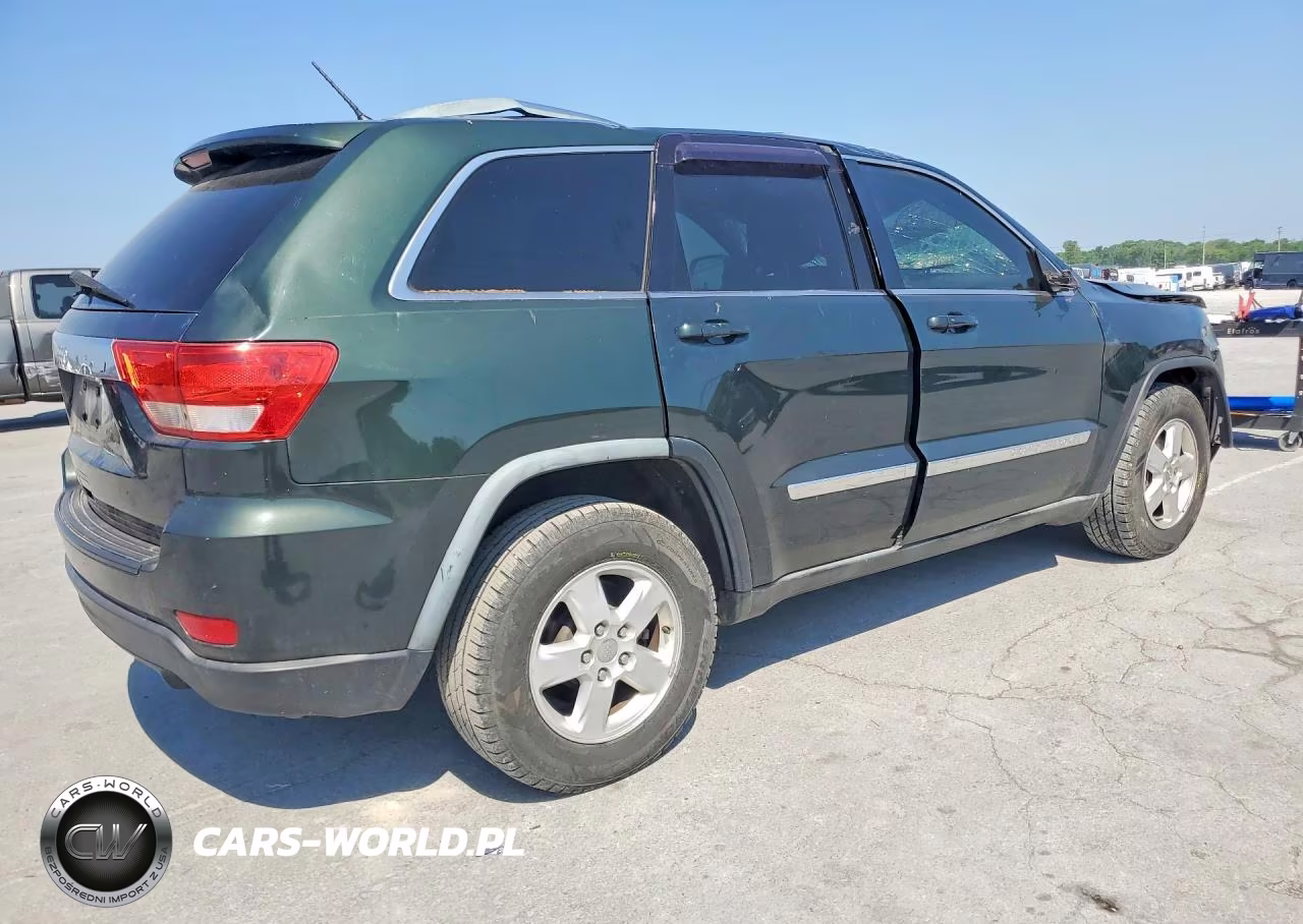 2011 Jeep Grand Cherokee Laredo VIN:1J4RR4GG7BC576655 - 3