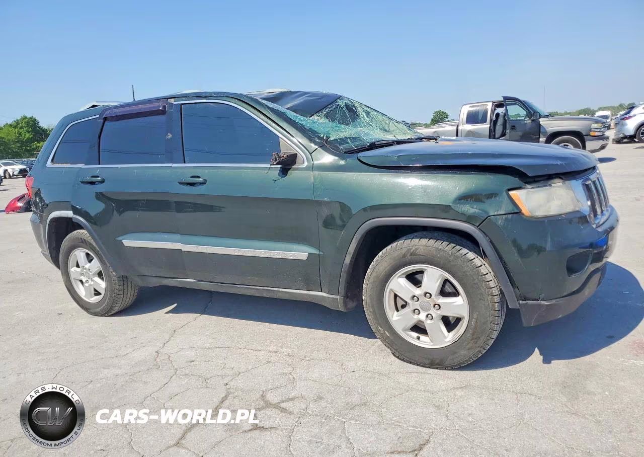 2011 Jeep Grand Cherokee Laredo VIN:1J4RR4GG7BC576655 - 4