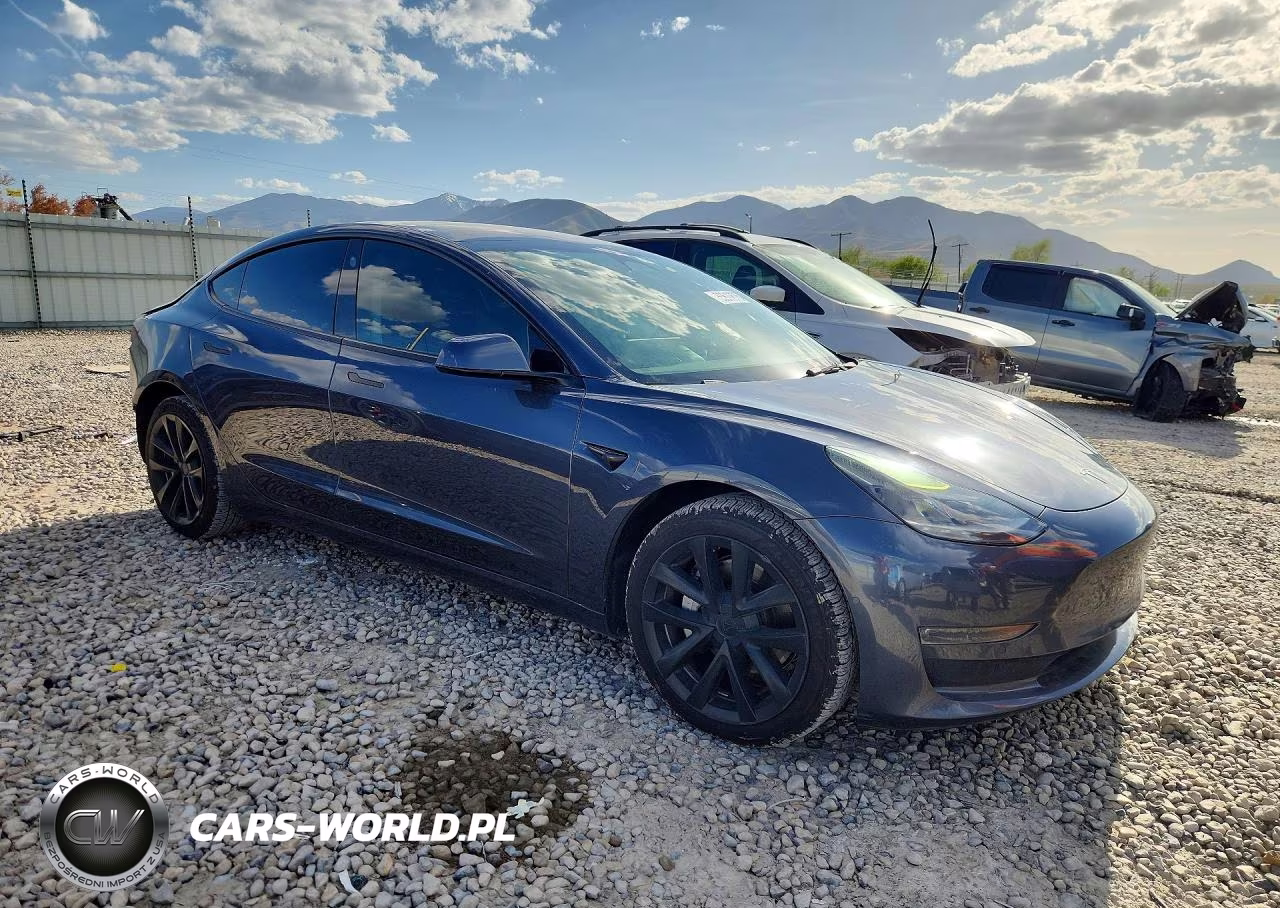 2022 Tesla Model 3 VIN:5YJ3E1EB6NF186425 - 4