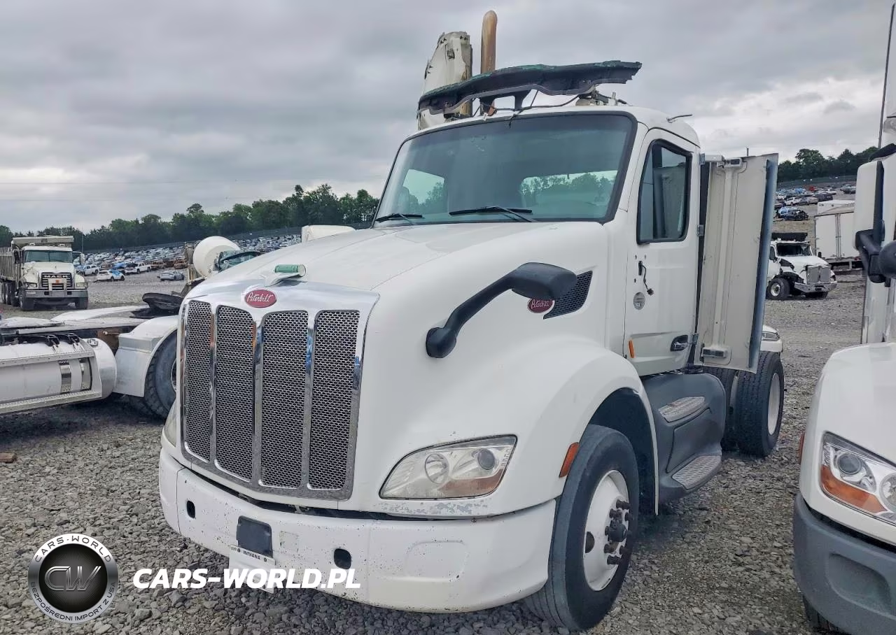 2017 Peterbilt 579 Semi Truck VIN:1XPBA48X1HD428449 - 2