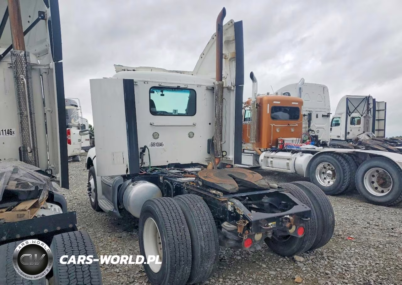 2017 Peterbilt 579 Semi Truck VIN:1XPBA48X1HD428449 - 3