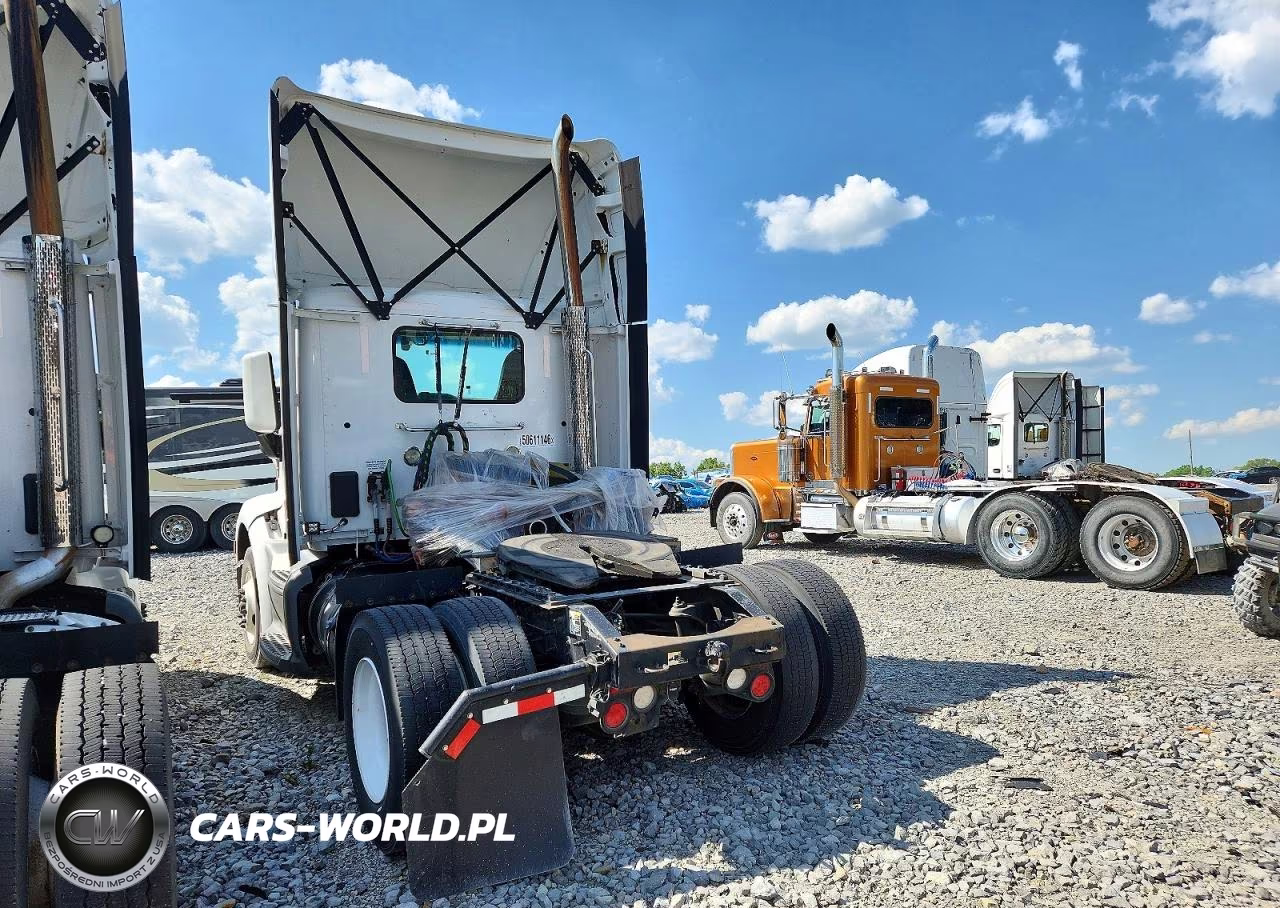 2021 Peterbilt 579 - Semi Truck VIN:1XPBA48X5MD703329 - 3