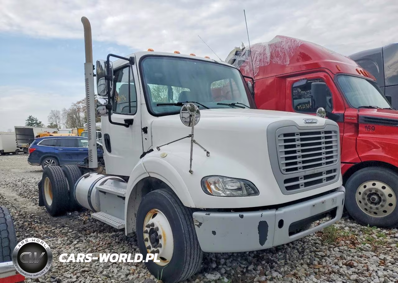 2015 Freightliner Business Class M2 Semi Truck