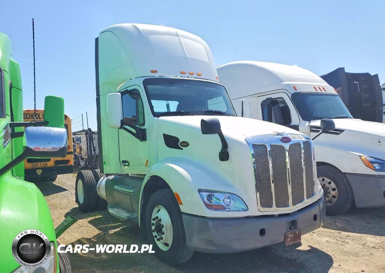 2015 Peterbilt 579 Semi Truck