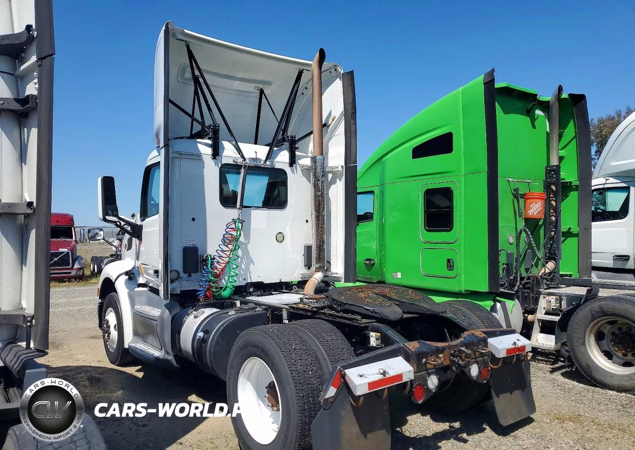 2015 Peterbilt 579 Semi Truck VIN:1XPBA48X7FD299355 - 3