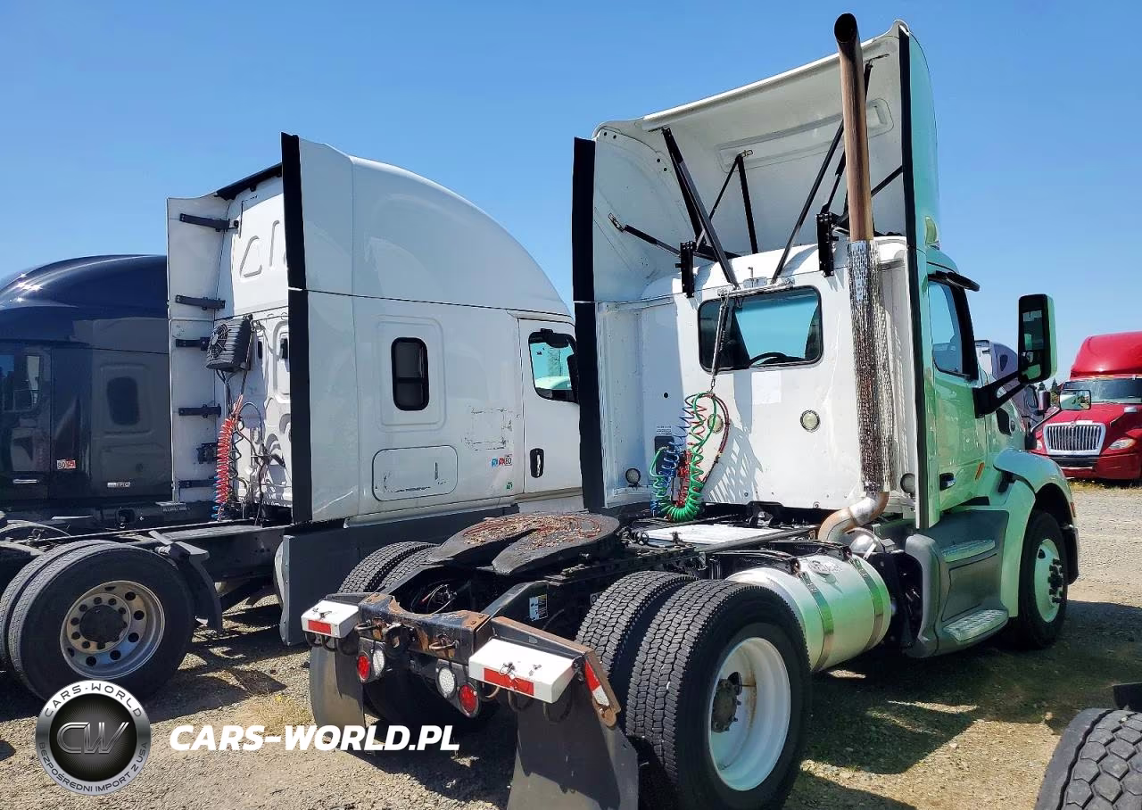 2015 Peterbilt 579 Semi Truck VIN:1XPBA48X7FD299355 - 4