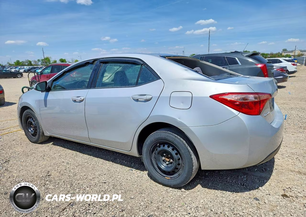 2018 Toyota Corolla L VIN:5YFBURHE6JP775914 - 2