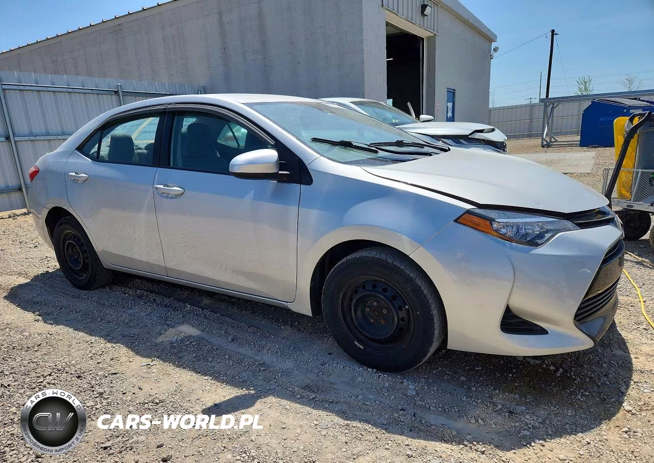 2018 Toyota Corolla L VIN:5YFBURHE6JP775914 - 4