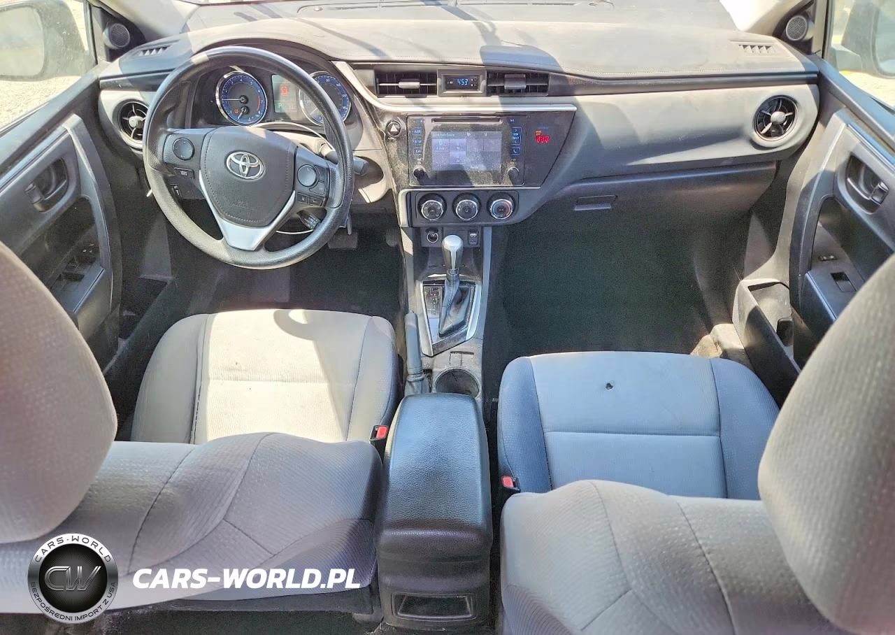2018 Toyota Corolla L VIN:5YFBURHE6JP775914 - 8
