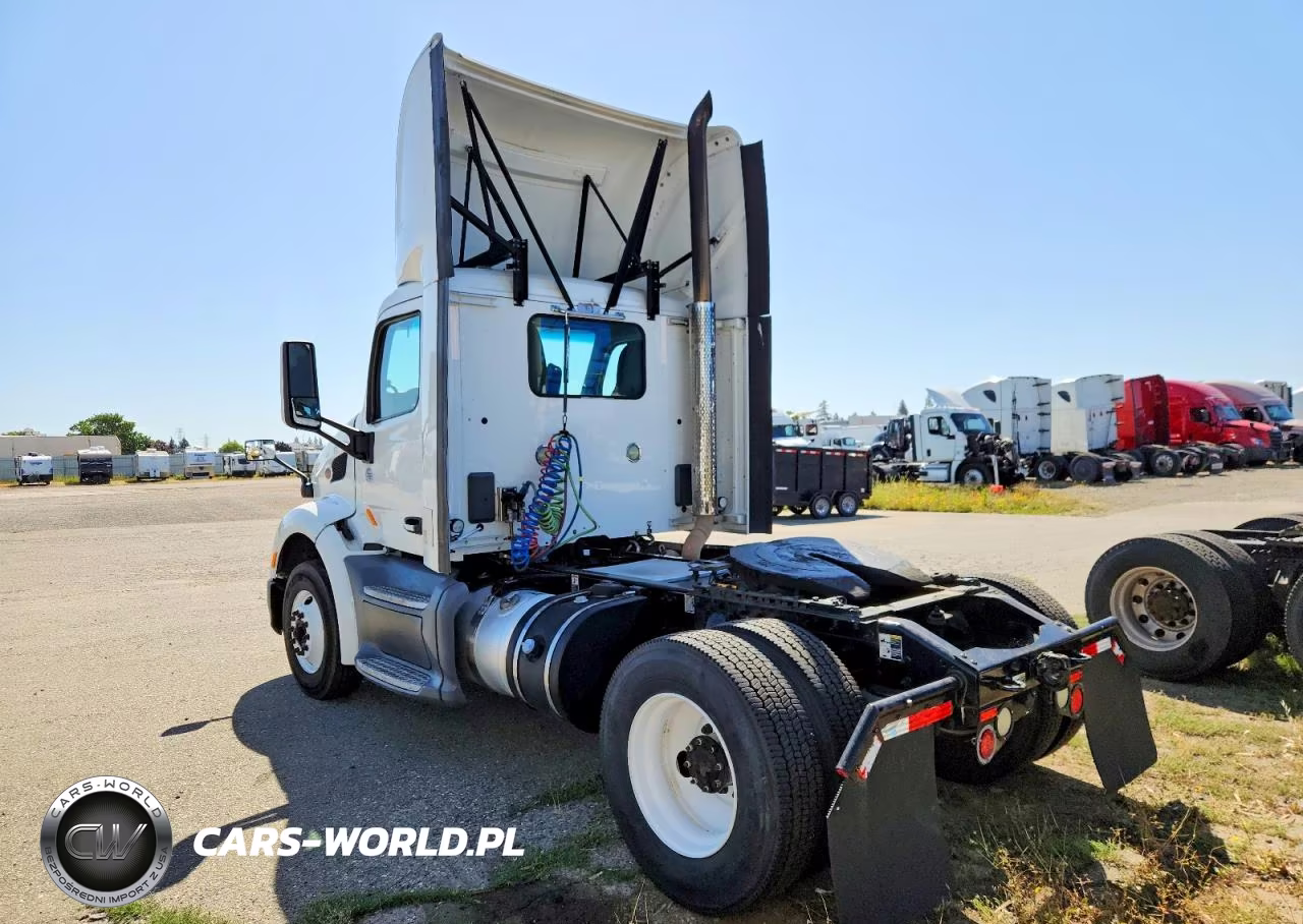 2016 Peterbilt 579 - Semi Truck VIN:1XPBA48X3GD299421 - 3