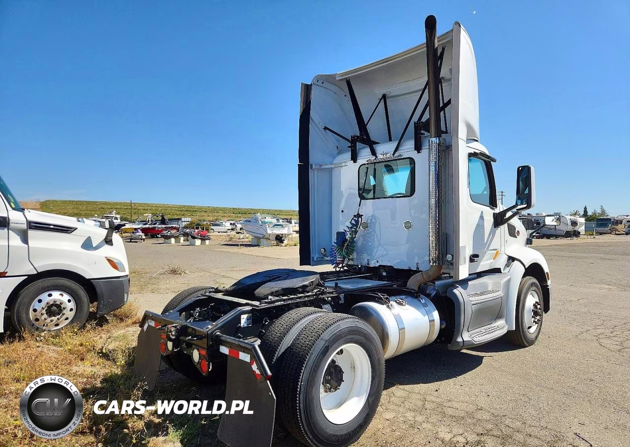 2016 Peterbilt 579 - Semi Truck VIN:1XPBA48X3GD299421 - 4