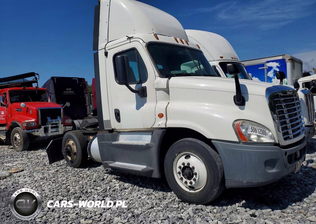2016 Freightliner Cascadia 125 Semi Truck