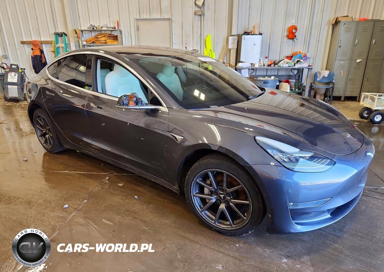 2018 Tesla Model 3 VIN:5YJ3E1EB6JF085606 - 4