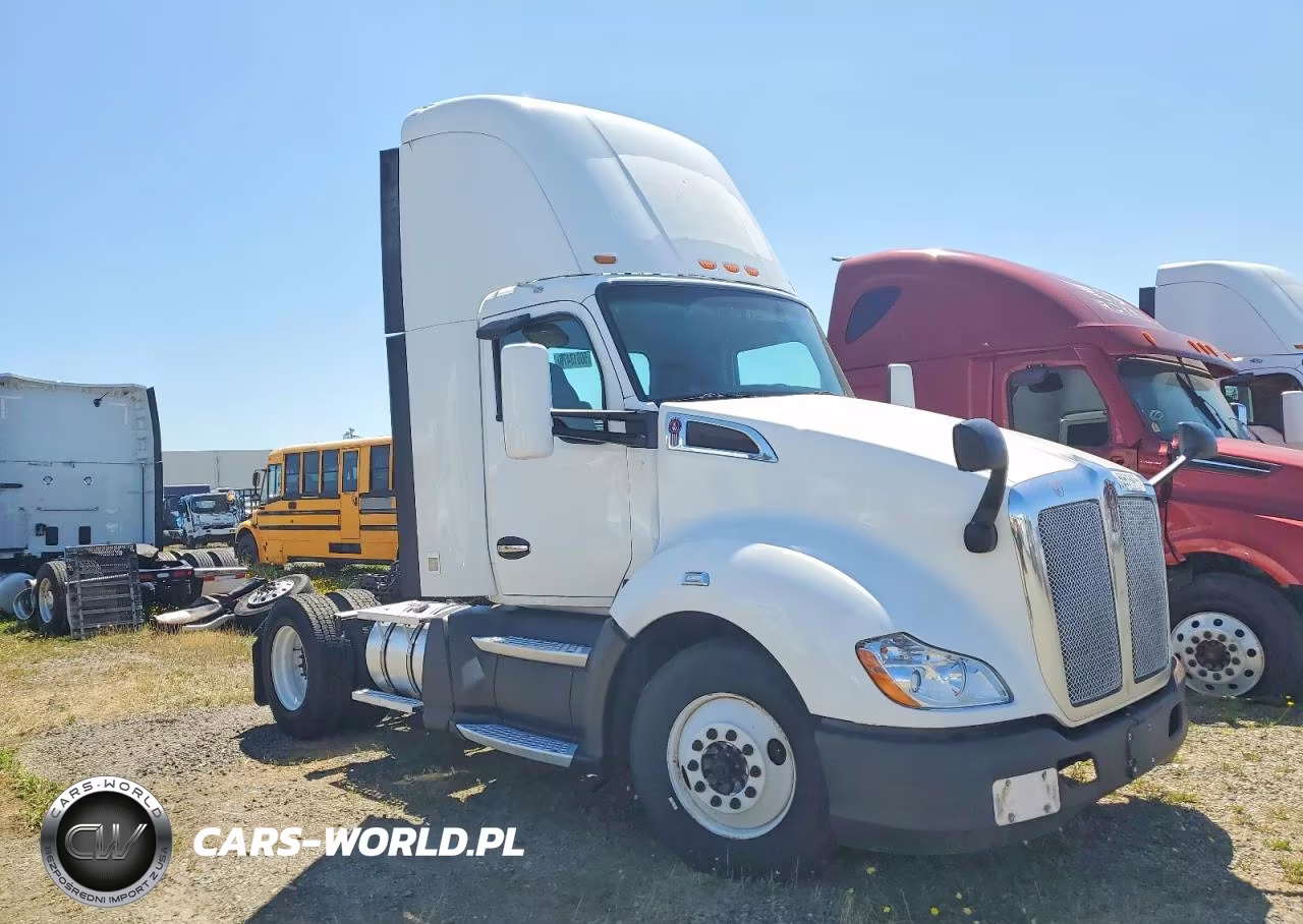 2017 Kenworth T680 Semi Truck