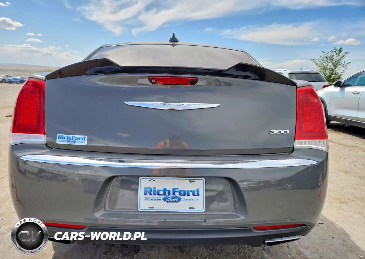 2018 Chrysler 300 Limited VIN:2C3CCAEGXJH167919 - 6