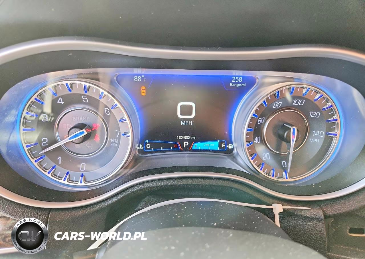 2018 Chrysler 300 Limited VIN:2C3CCAEGXJH167919 - 9