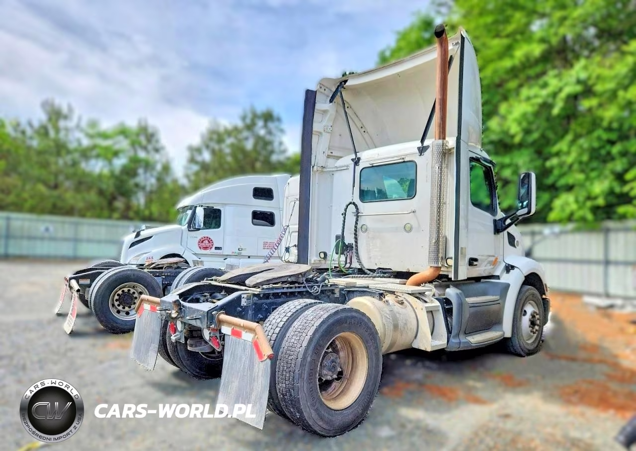 2017 Peterbilt 579 Semi Truck VIN:1XPBA48X0HD428846 - 4