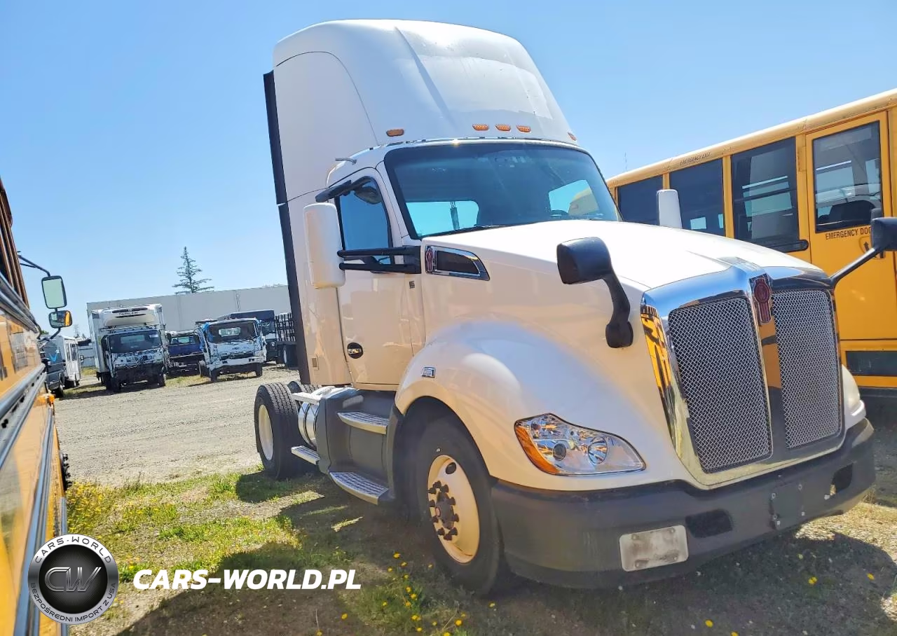 2017 Kenworth T680 Semi Truck