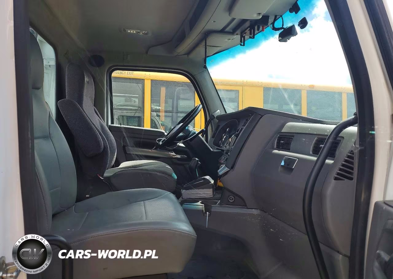 2017 Kenworth T680 Semi Truck VIN:1XKYA48X1HJ160388 - 5