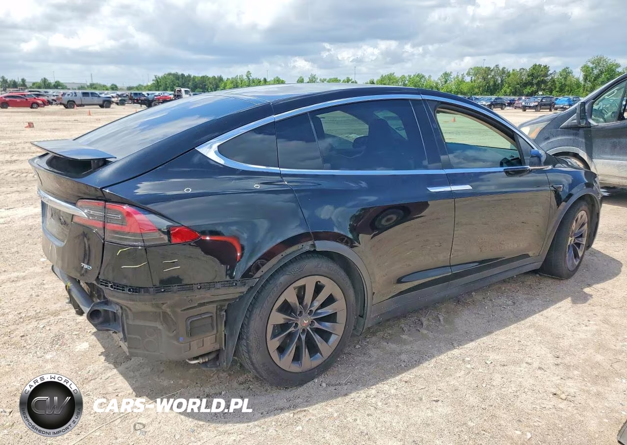 2018 Tesla Model X VIN:5YJXCBE29JF136366 - 3