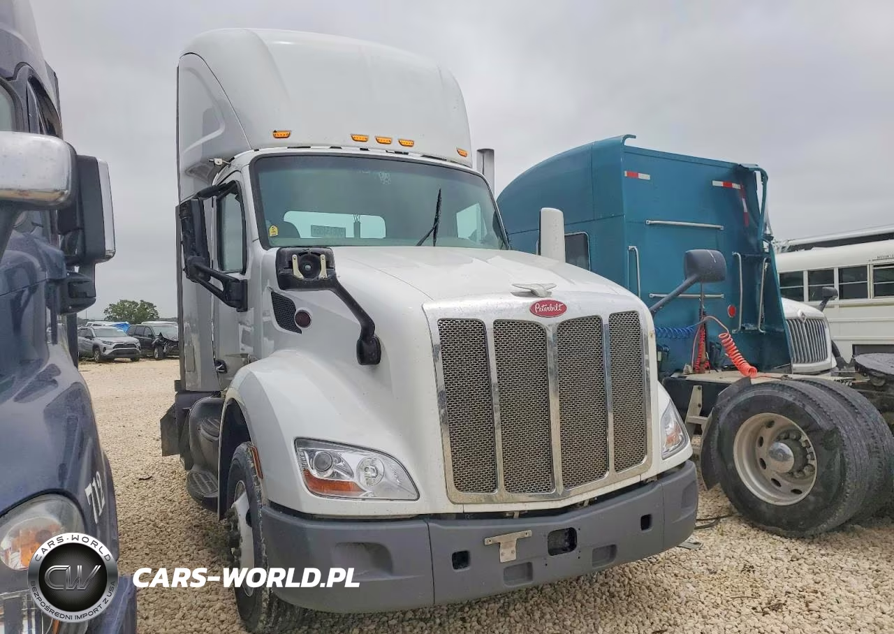 2018 Peterbilt 579 Semi Truck