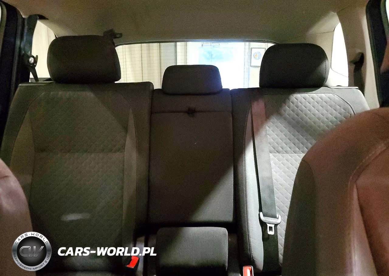 2019 Volkswagen Tiguan S VIN:3VV1B7AX7KM079218 - 10