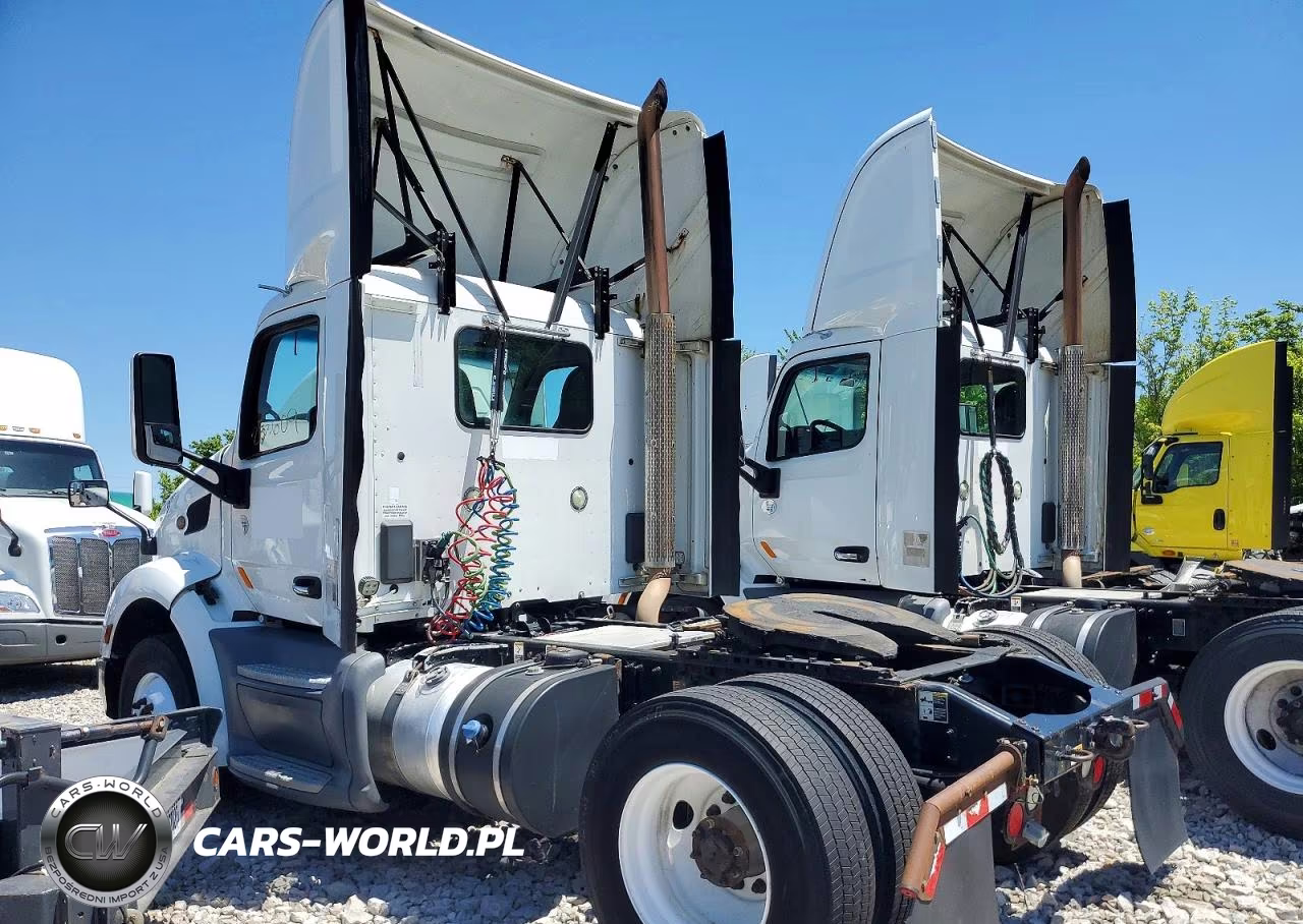 2016 Peterbilt 579 VIN:1XPBA48XXGD339882 - 3