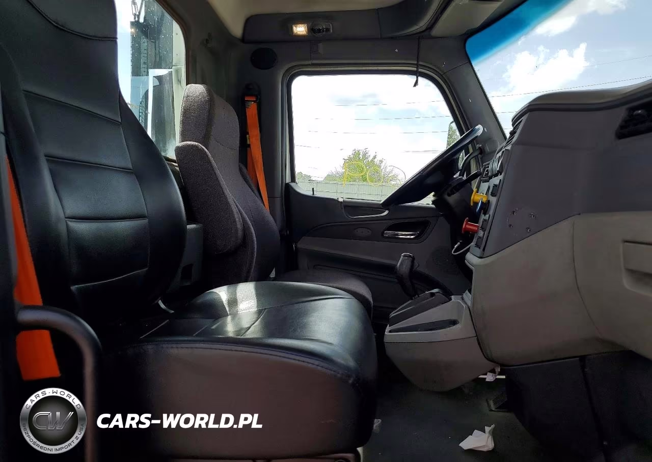 2016 Peterbilt 579 VIN:1XPBA48XXGD339882 - 8