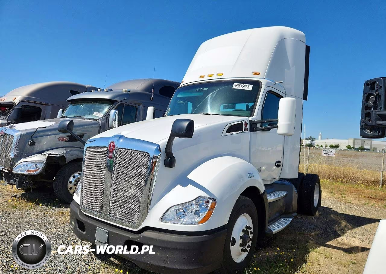 2017 Kenworth Constructi - Semi Truck VIN:1XKYA48X8HJ160419 - 2