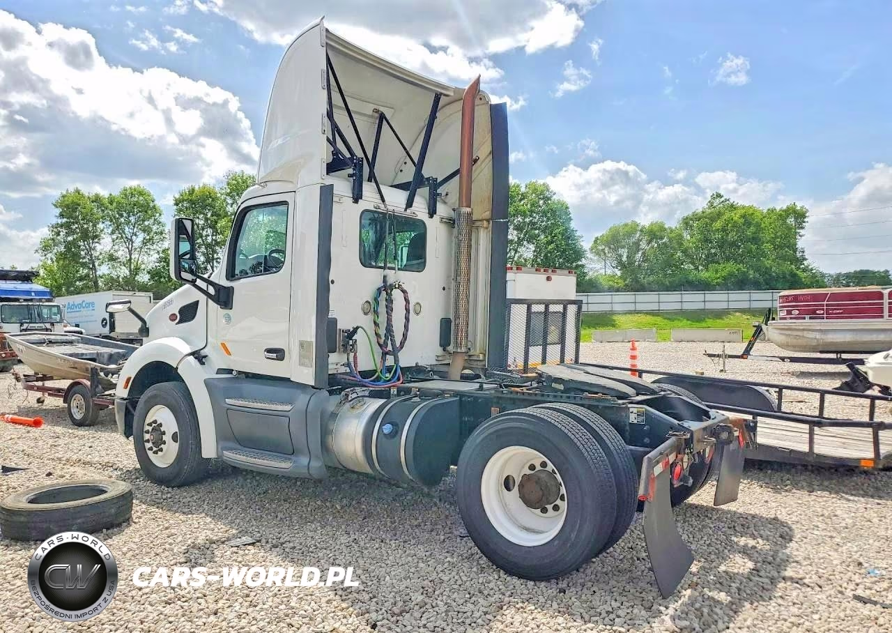 2016 Peterbilt 579 VIN:1XPBA48XXGD354432 - 2