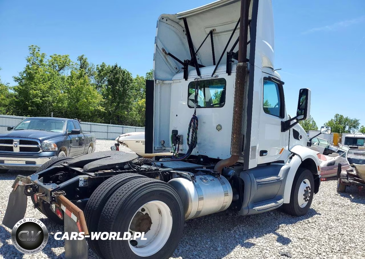 2016 Peterbilt 579 VIN:1XPBA48XXGD354432 - 4