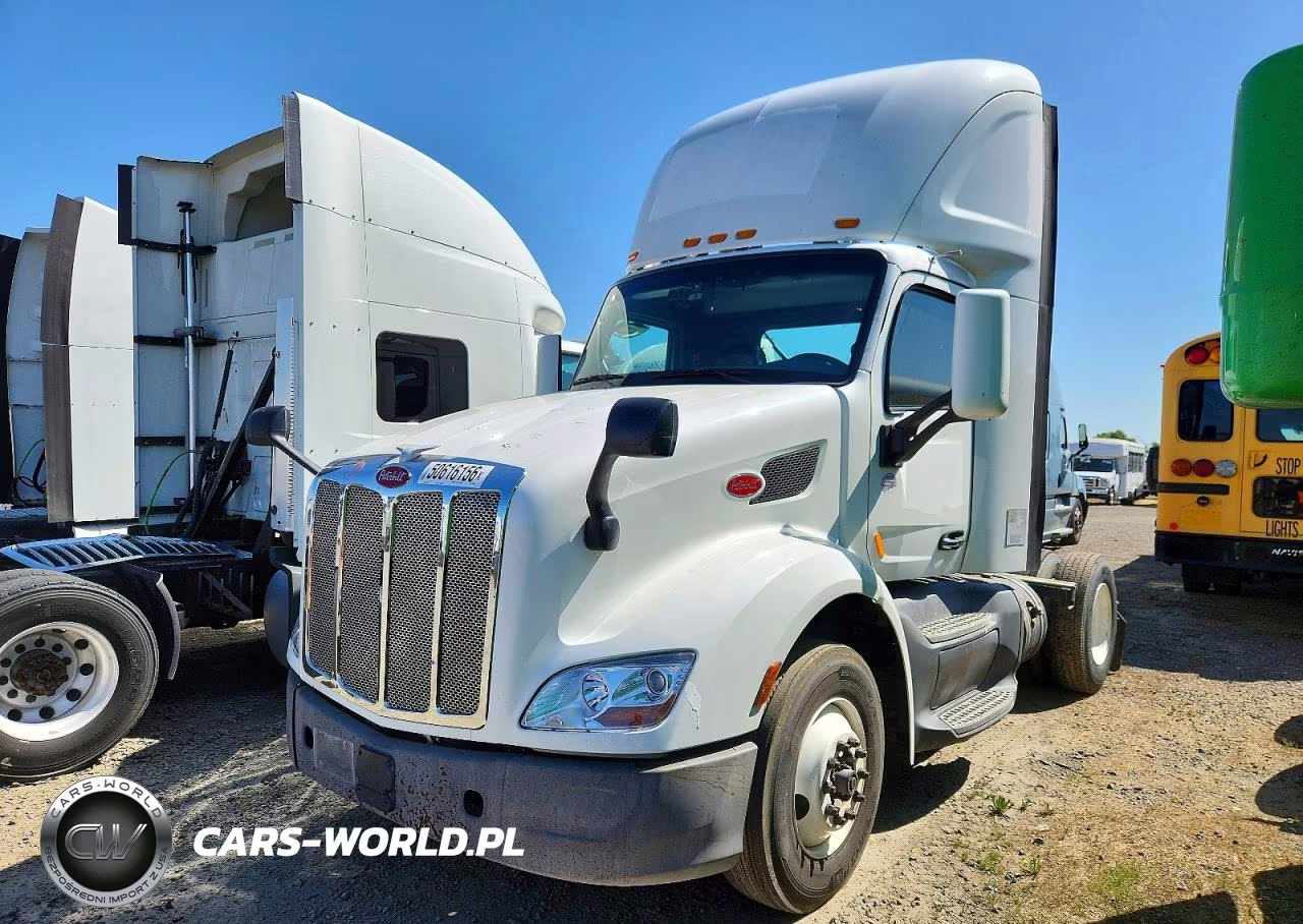 2017 Peterbilt 579 - Semi Truck VIN:1XPBA48X8HD428786 - 2
