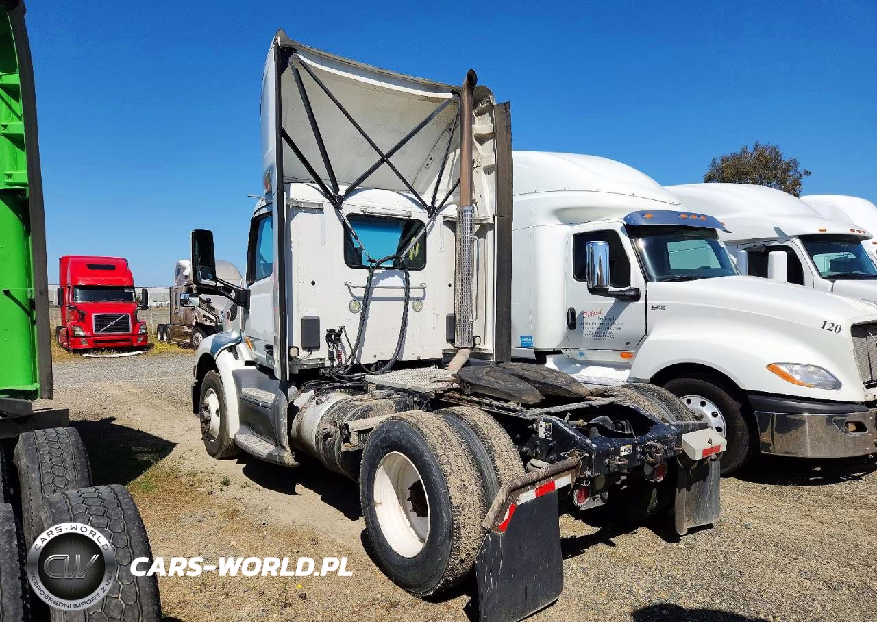 2017 Peterbilt 579 - Semi Truck VIN:1XPBA48X8HD428786 - 3