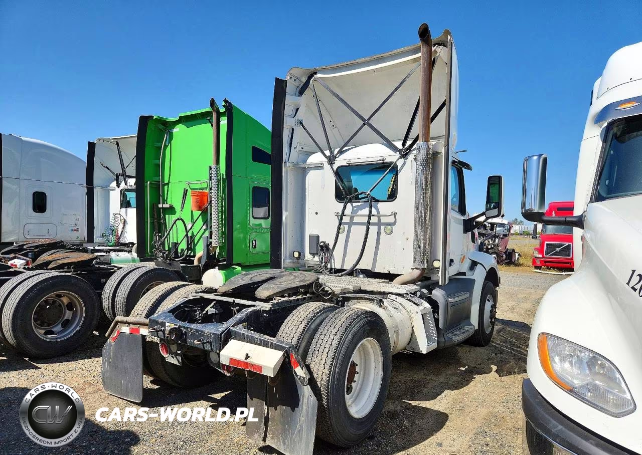 2017 Peterbilt 579 - Semi Truck VIN:1XPBA48X8HD428786 - 4