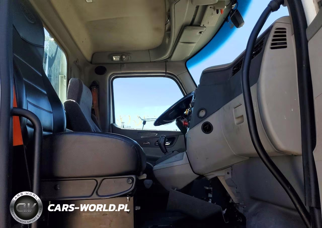 2018 Peterbilt 579 VIN:1XPBA48XXJD446387 - 6