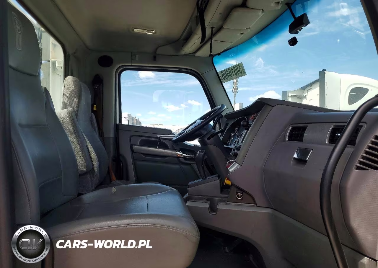 2015 Kenworth T680 Semi Truck VIN:1XKYD49X9FJ443608 - 5