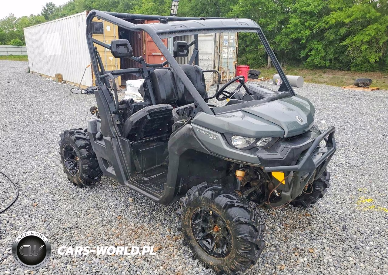 2023 Can-Am Defender Utility Vehicle