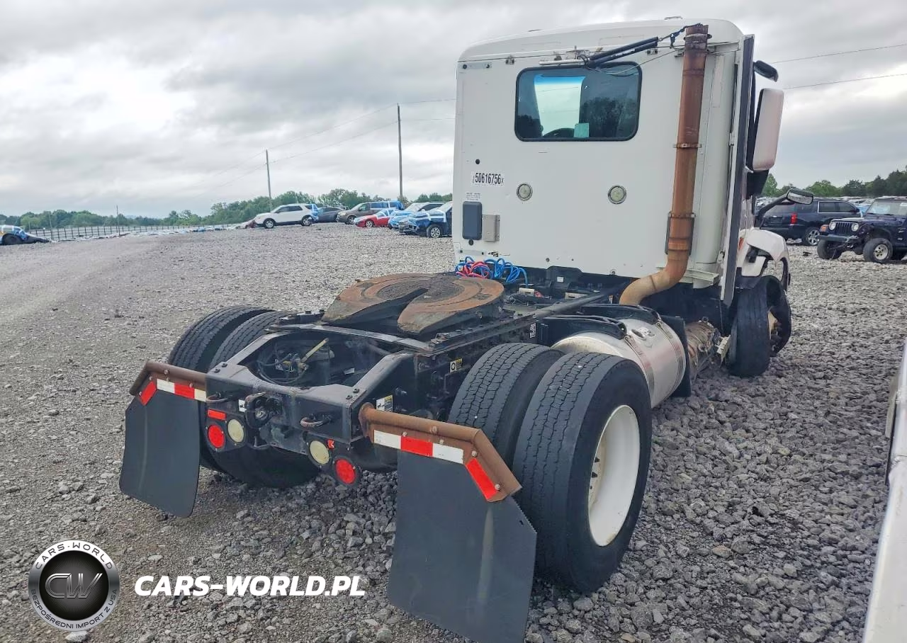 2015 Peterbilt 579 Semi Truck VIN:1XPBA48X8FD299395 - 4