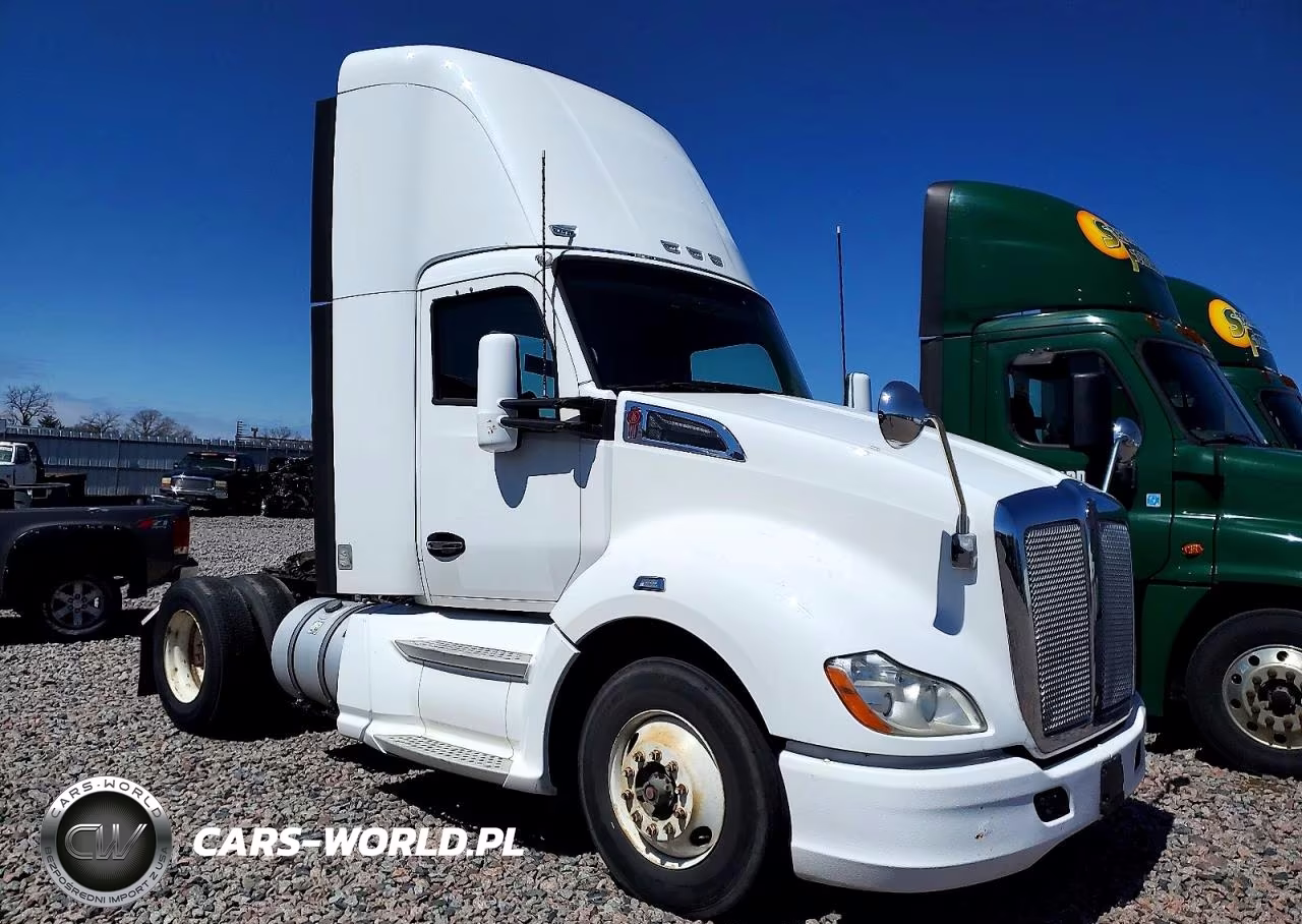 2014 Kenworth T680 Semi Truck