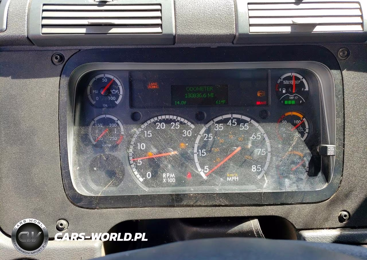 2016 Freightliner Cascadia 125 Semi Truck VIN:1FUBGEDV9HLHL6948 - 8