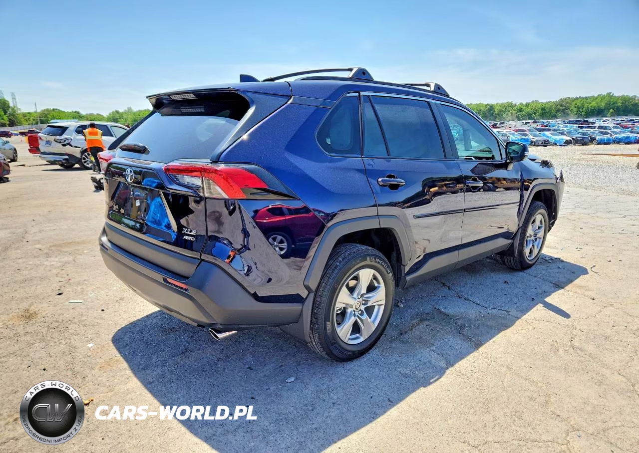 2025 Toyota Rav4 Xle VIN:2T3P1RFV1SW629378 - 3