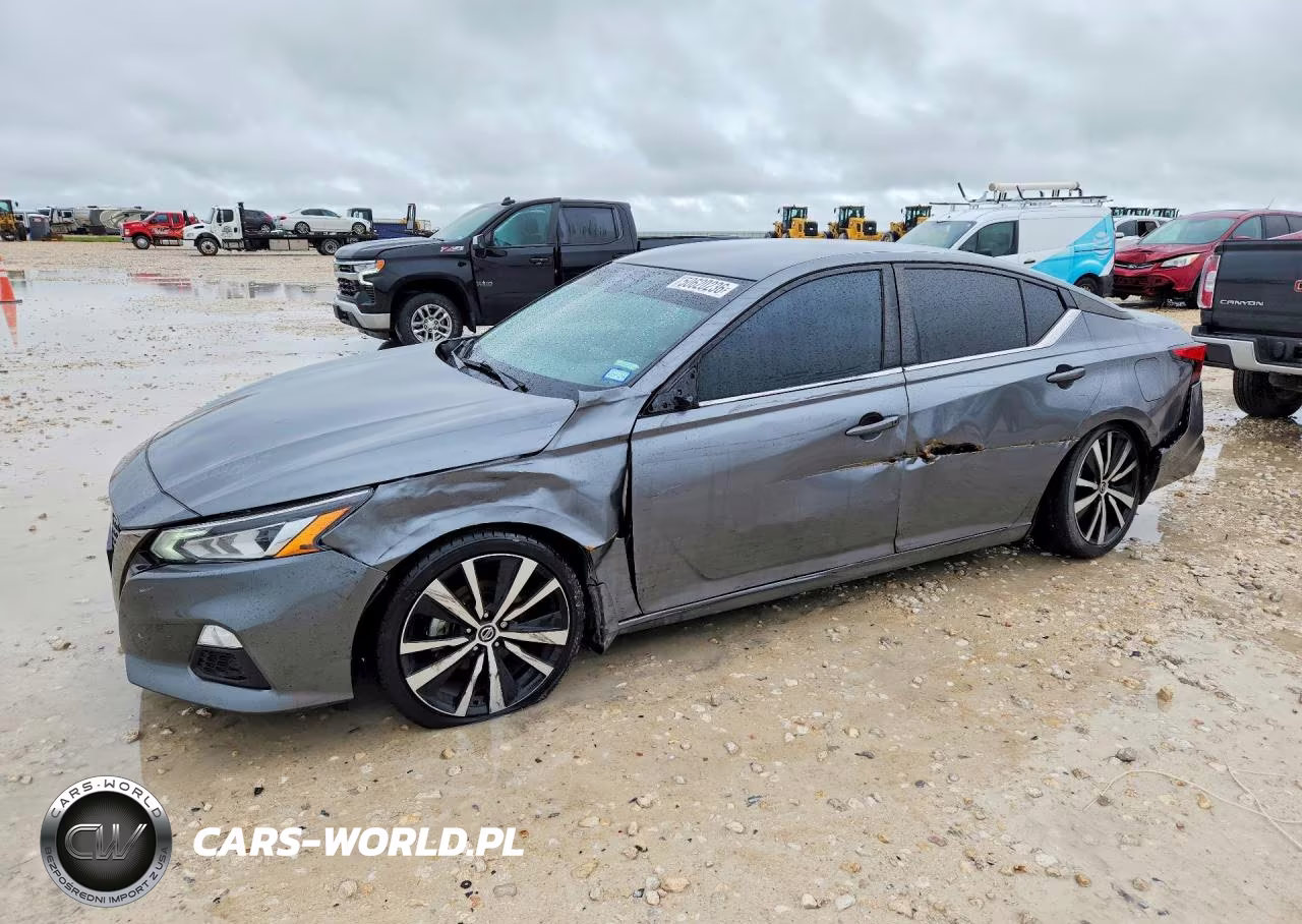 2022 Nissan Altima Sr