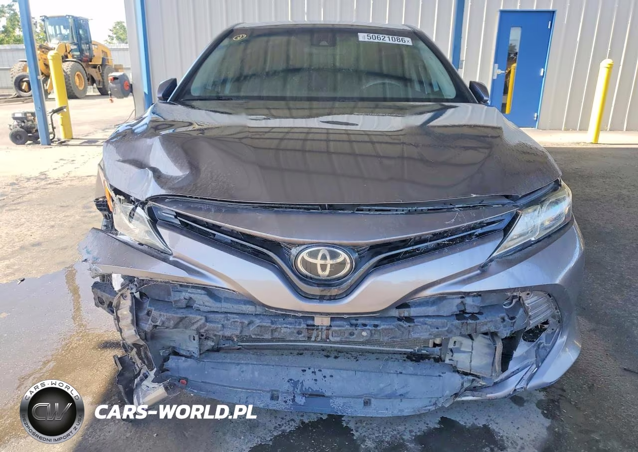 2018 Toyota Camry Le VIN:4T1B11HK3JU037034 - 5