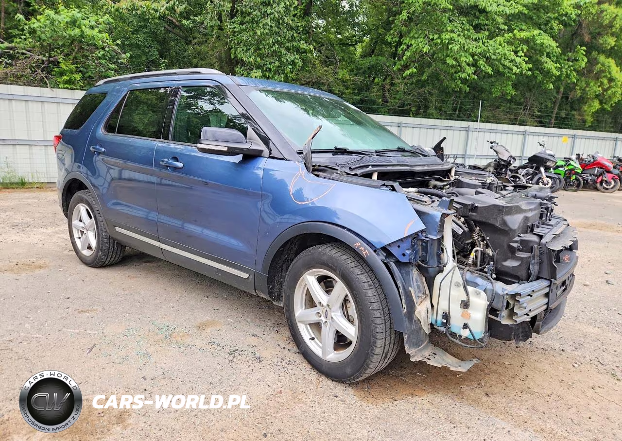 2018 Ford Explorer Xlt VIN:1FM5K7D82JGC70506 - 4