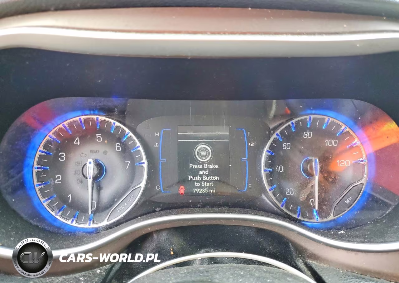 2019 Chrysler Pacifica Touring L VIN:2C4RC1BG8KR539943 - 9