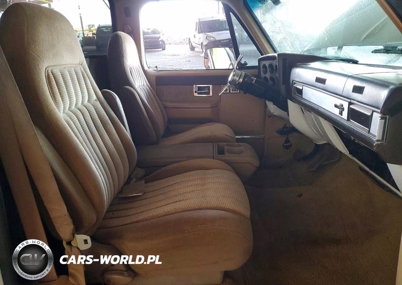 1986 Chevrolet C10 VIN:1GCDC14H2GS159244 - 10
