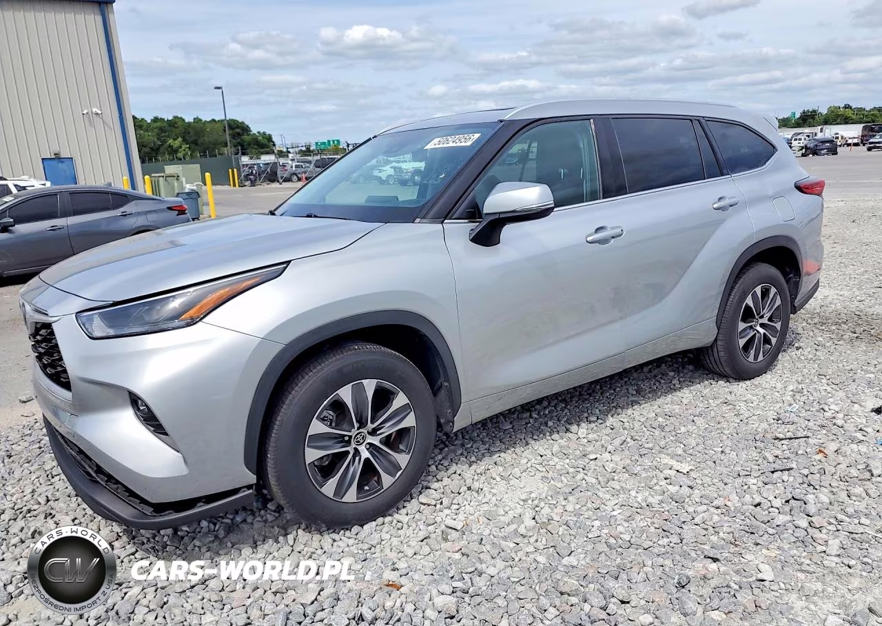 2022 Toyota Highlander Hybrid Xle