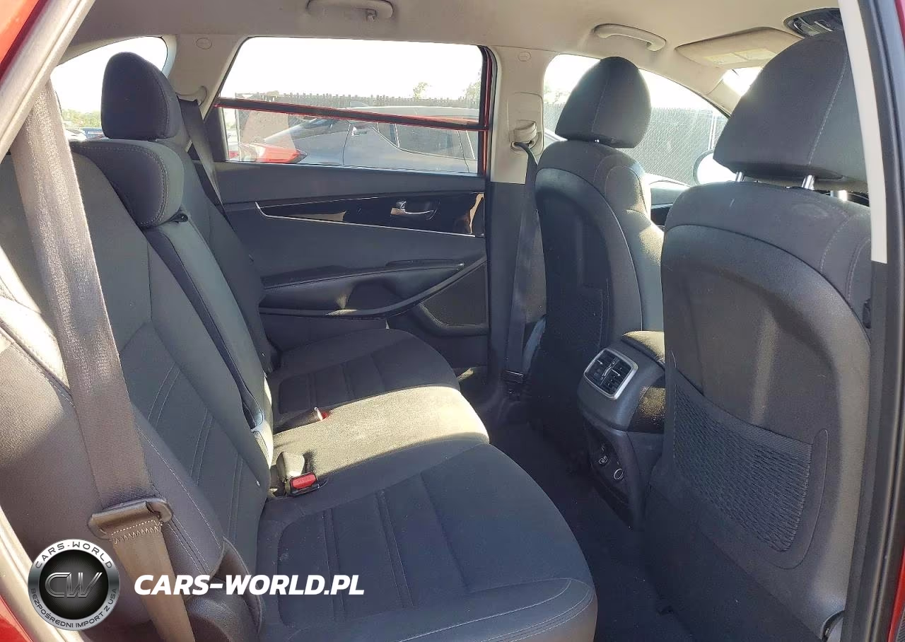 2019 Kia Sorento Lx VIN:5XYPG4A34KG565004 - 11