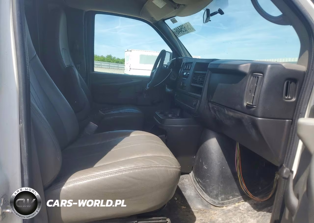 2011 Chevrolet Express G2500 VIN:1GCWGFBA6B1149928 - 5