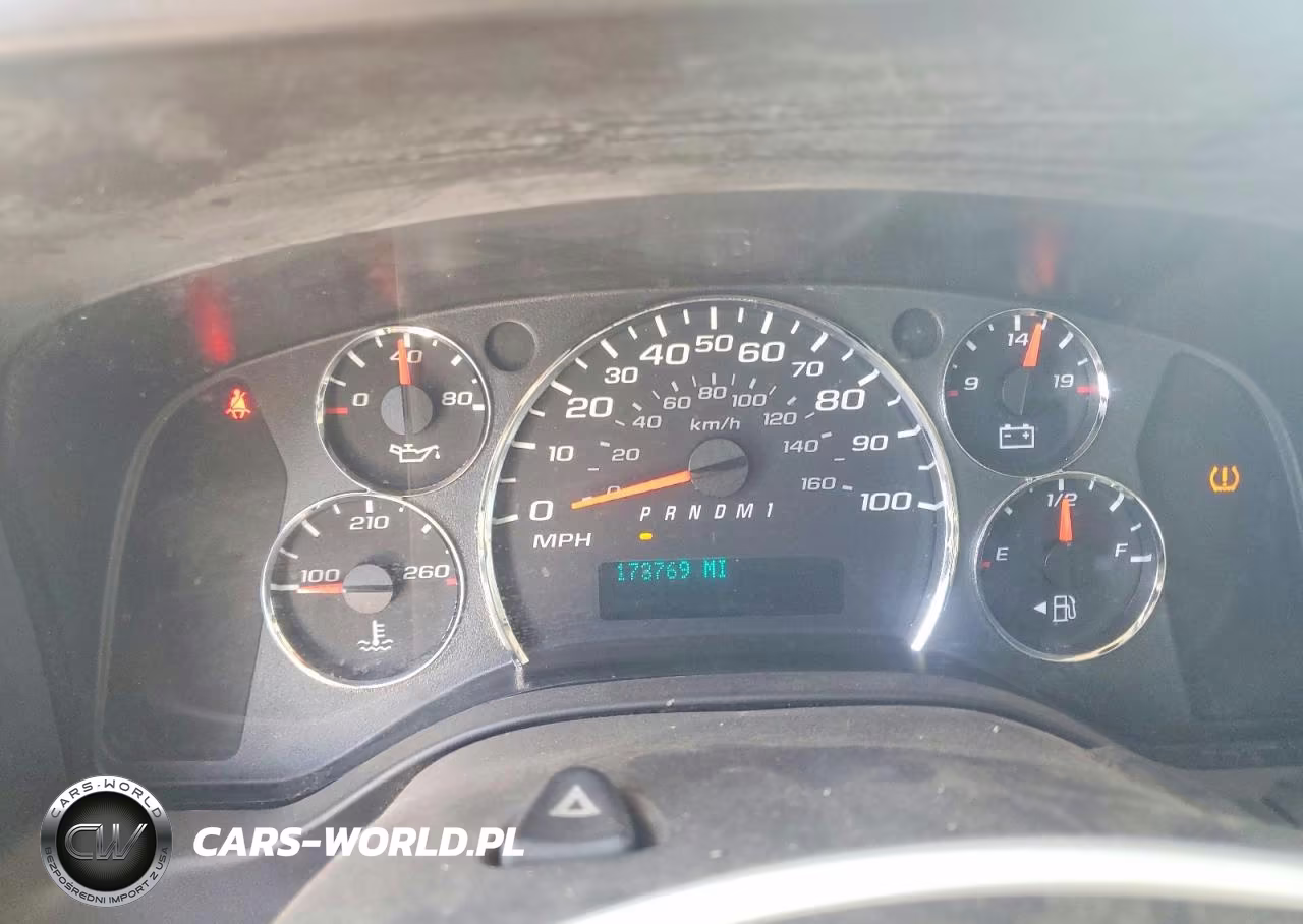 2011 Chevrolet Express G2500 VIN:1GCWGFBA6B1149928 - 8